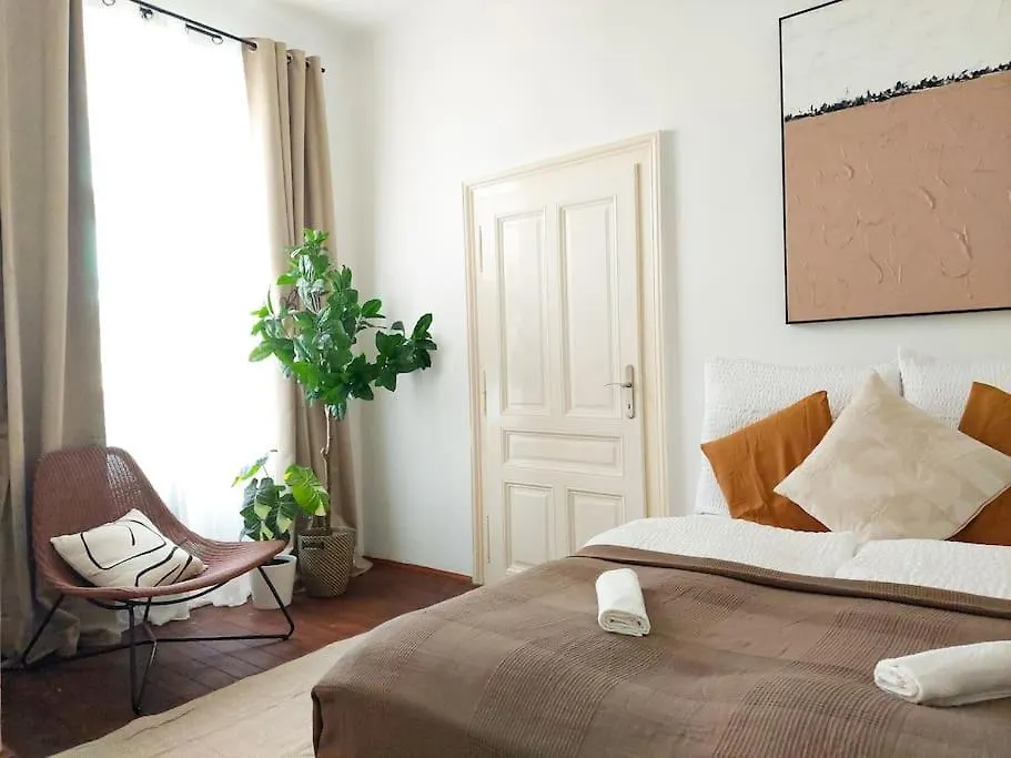 Big Garden Apartment, 10 Minutes To U4 And U6 Vienna Austria