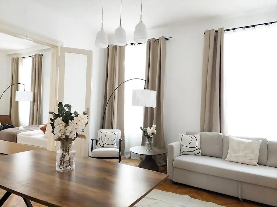 Big Garden Apartment, 10 Minutes To U4 And U6 فيينا