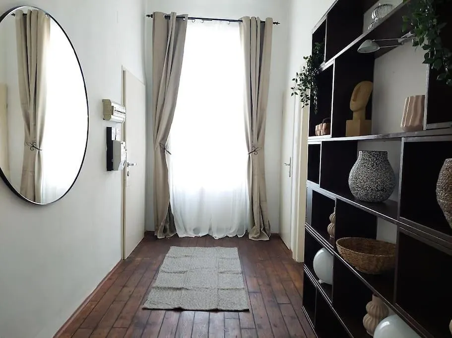 Big Garden Apartment, 10 Minutes To U4 And U6 فيينا