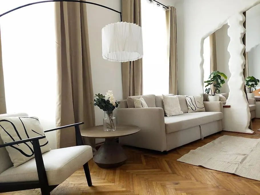Big Garden Apartment, 10 Minutes To U4 And U6 Vienna Apartment