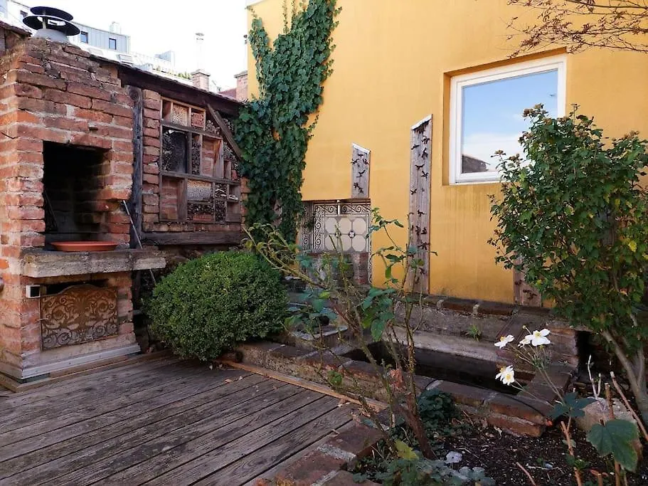 Apartment Big Garden Apartment, 10 Minutes To U4 And U6 Vienna