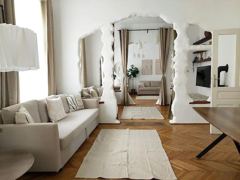 Apartment Big Garden Apartment, 10 Minutes To U4 And U6 Vienna Austria